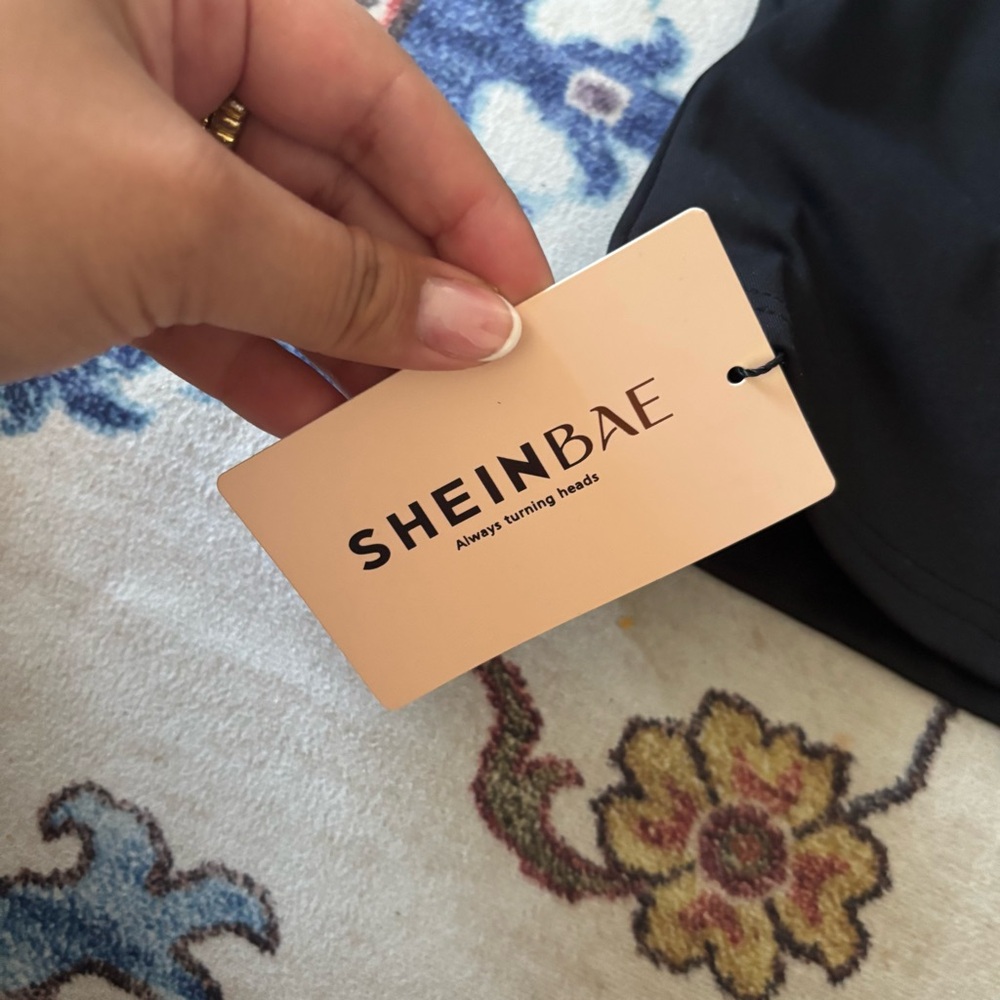 SHEIN Black High Boat Neck Backless Cropped Baby Tee NWT Large Basic - Picture 4 of 5